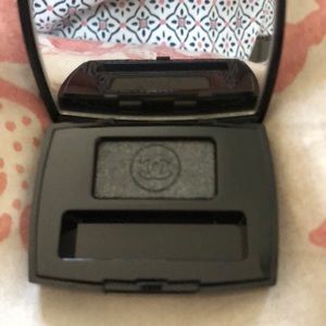 Chanel eyeshadow in black star